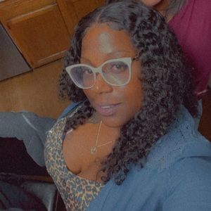 Meet your Posher, Latoya